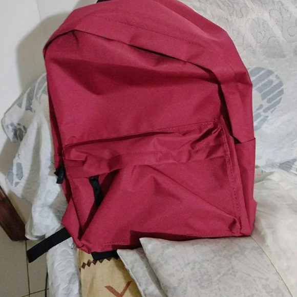 Amazon Basics  Classic School Backpack - Red - Picture 11 of 12